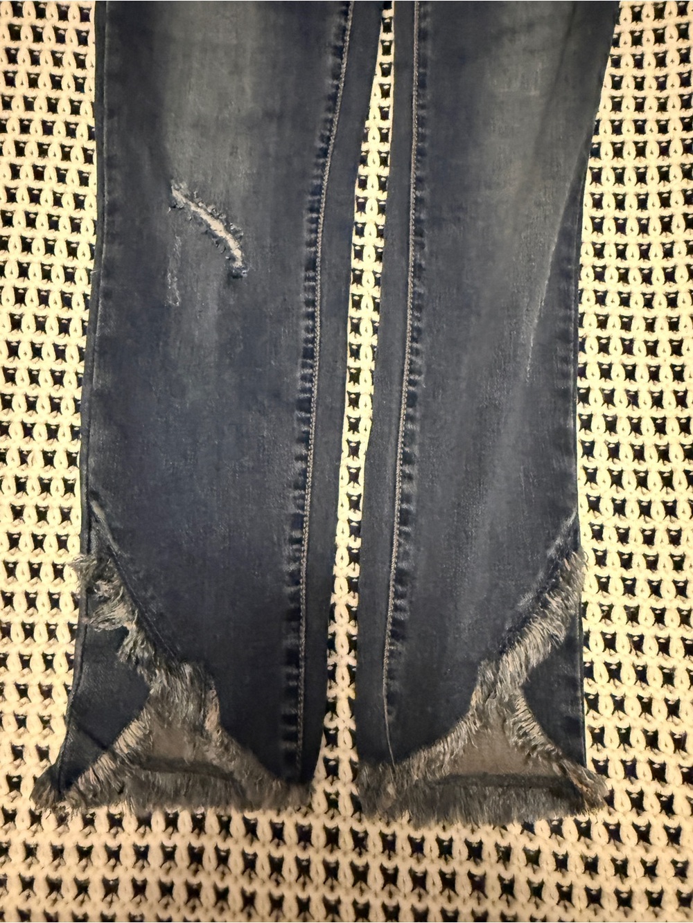 Judy Blue Medium-Dark Blue Distressed Ankle Crop Jeans size 29 - Picture 7 of 12
